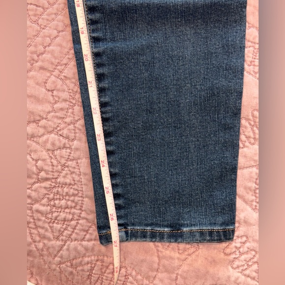 DKNY Women's Blue Skinny Jeans -Ludlow - Picture 3 of 10